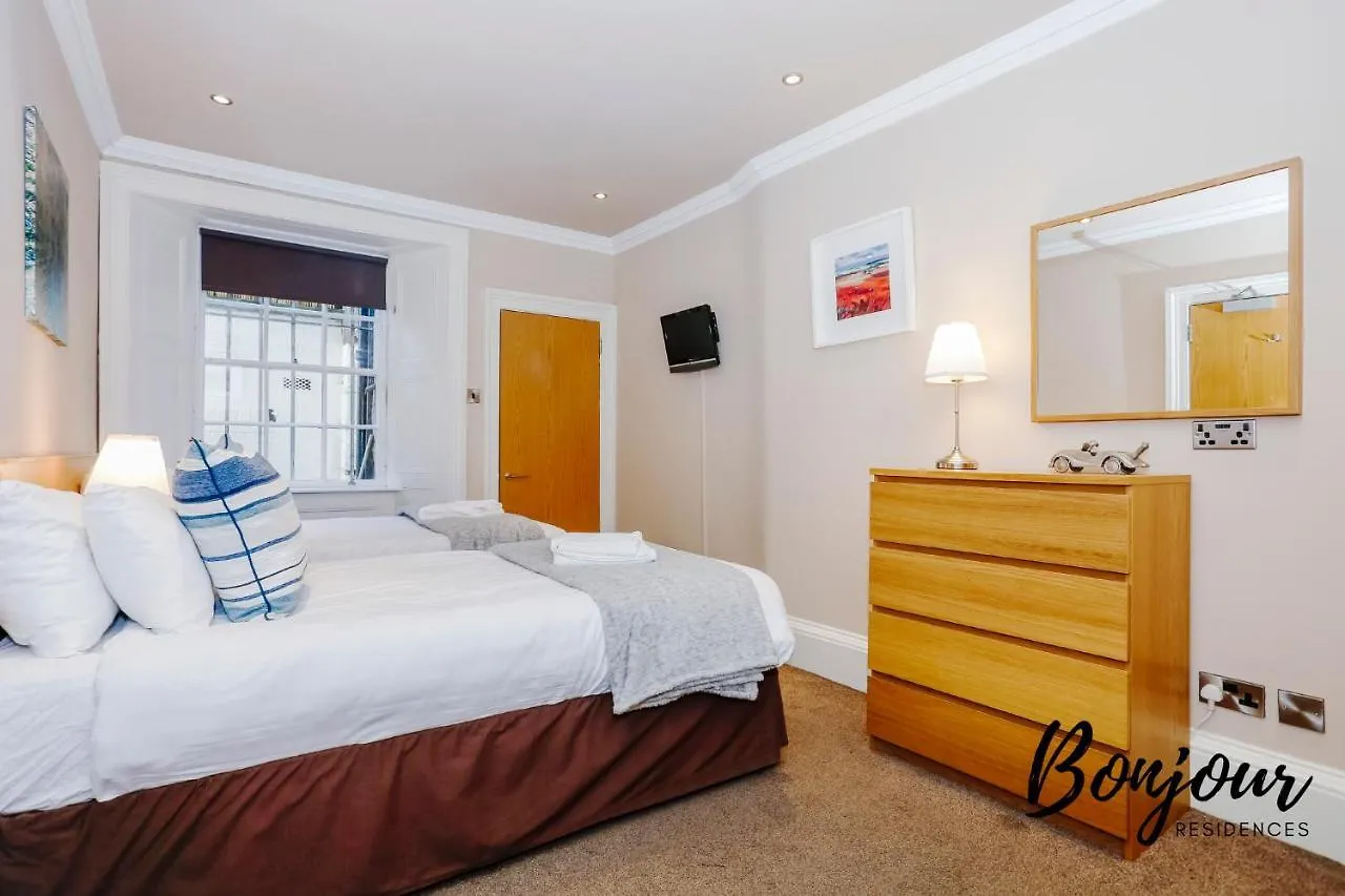 Montmartre Suite - New Town 3Br-3Ba Main Door - By Bonjour Residences Edinburgh Apartmán