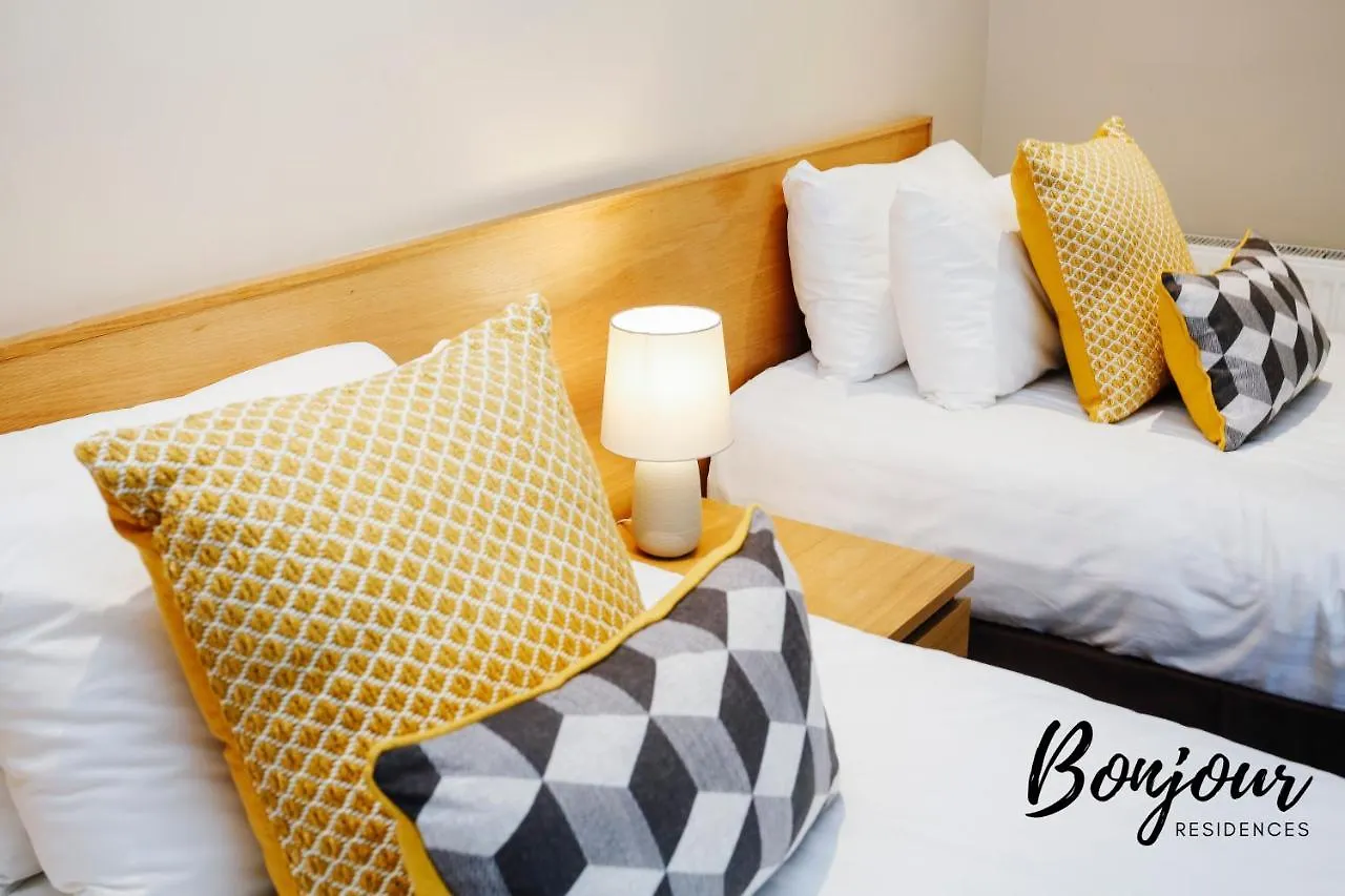 Montmartre Suite - New Town 3Br-3Ba Main Door - By Bonjour Residences Edinburgh Velká Británie