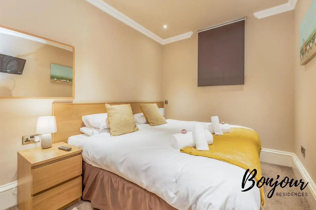 Montmartre Suite - New Town 3Br-3Ba Main Door - By Bonjour Residences Edinburgh Apartmán