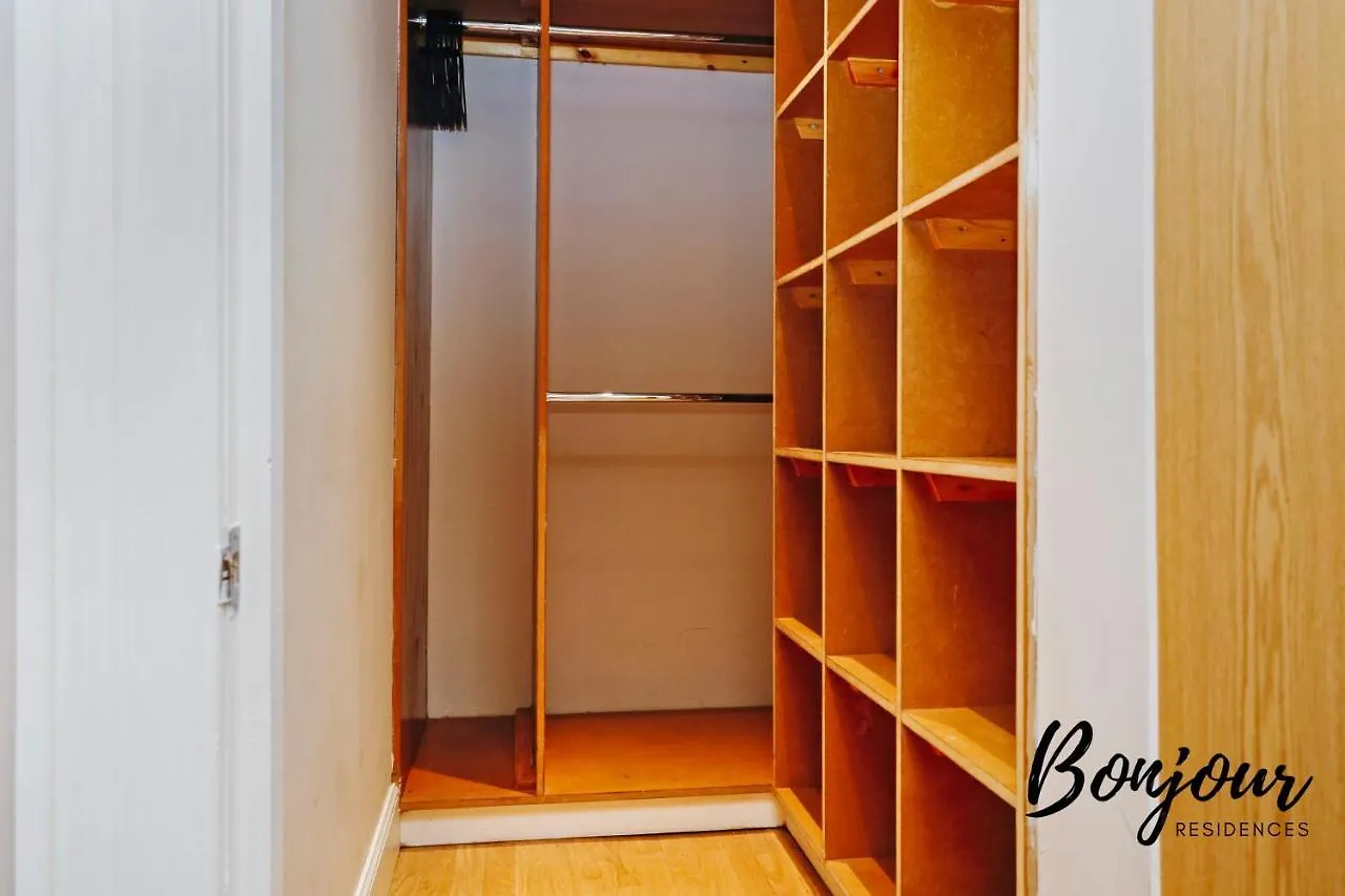 Montmartre Suite - New Town 3Br-3Ba Main Door - By Bonjour Residences Edinburgh Velká Británie