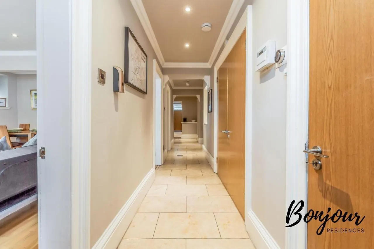 Montmartre Suite - New Town 3Br-3Ba Main Door - By Bonjour Residences Edinburgh Apartmán