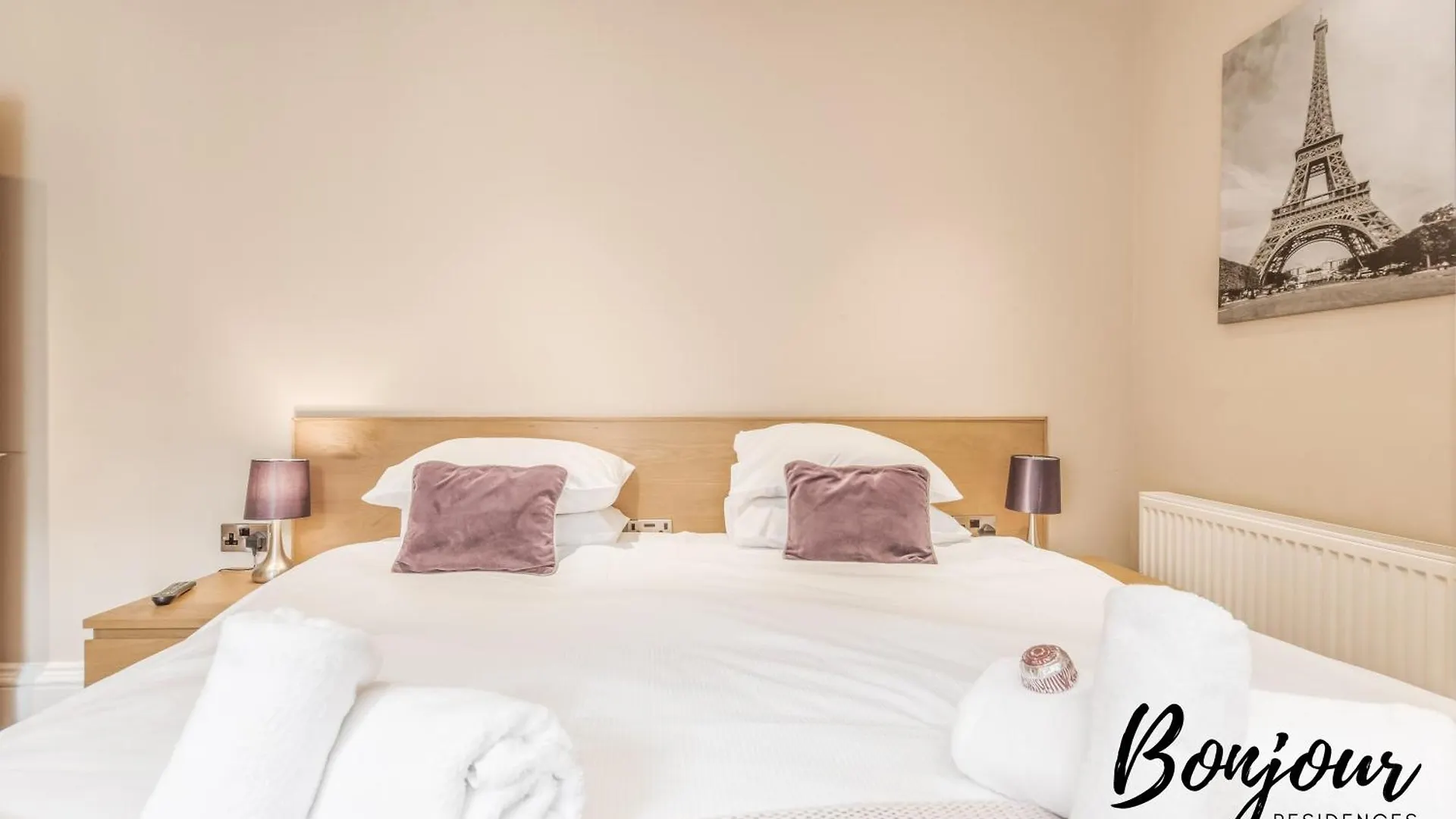 Apartmán Montmartre Suite - New Town 3Br-3Ba Main Door - By Bonjour Residences Edinburgh Velká Británie